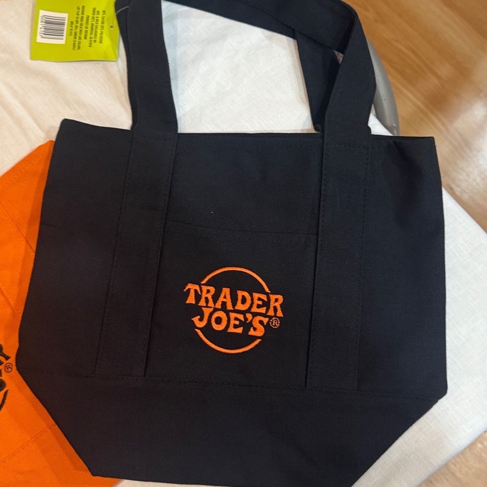 Trader Joe's Reusable Tote Bags Set - Picture 5 of 5